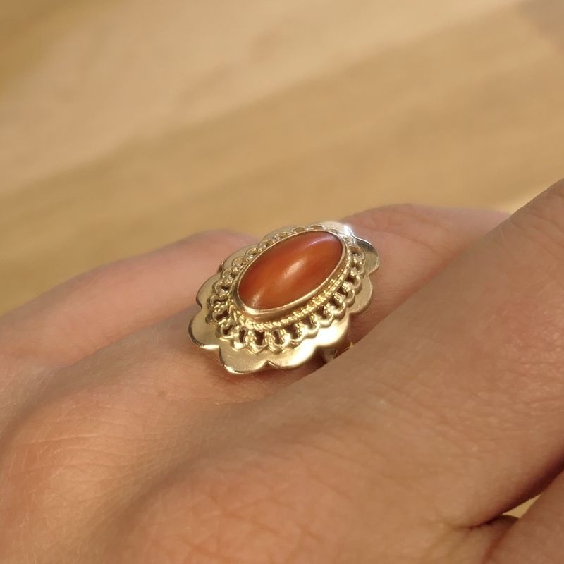 Image 5 of Vintage gold ring with red coral