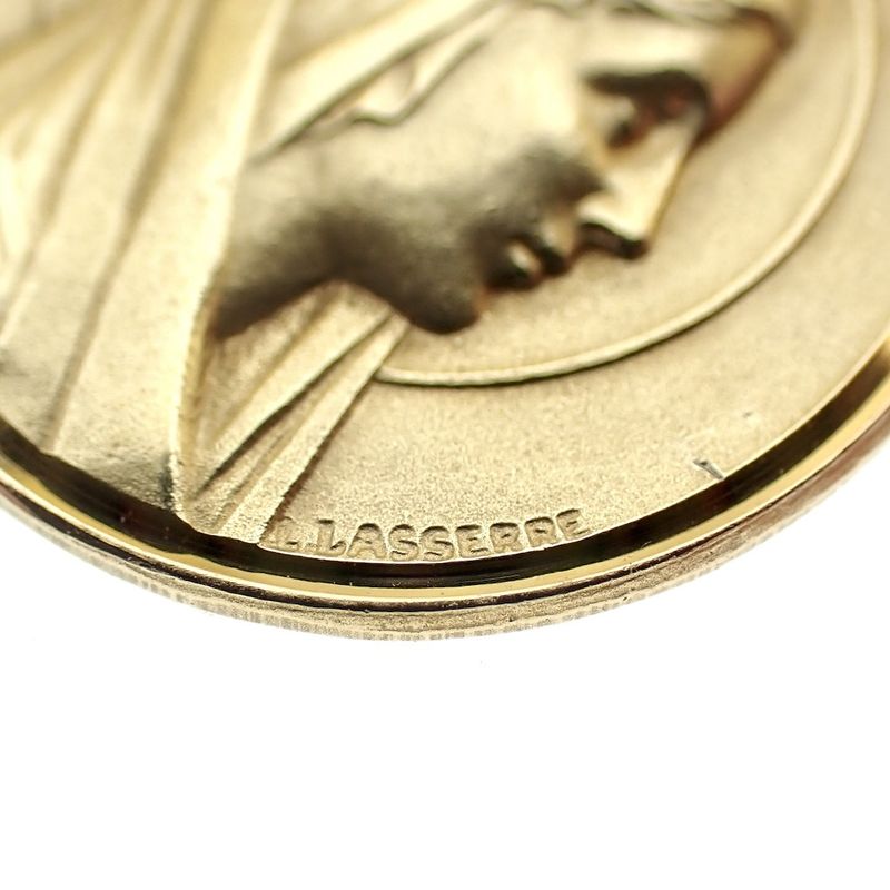 Image 5 of 18 carat gold coin pendant of Mary
