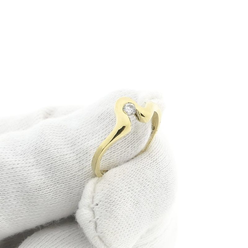 Image 8 of Gold ring with zirconia
