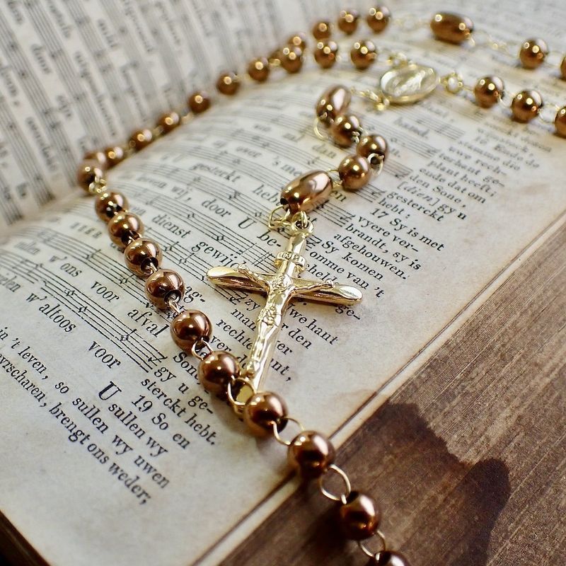 Image 2 of Two-tone gold rosary | 50 cm