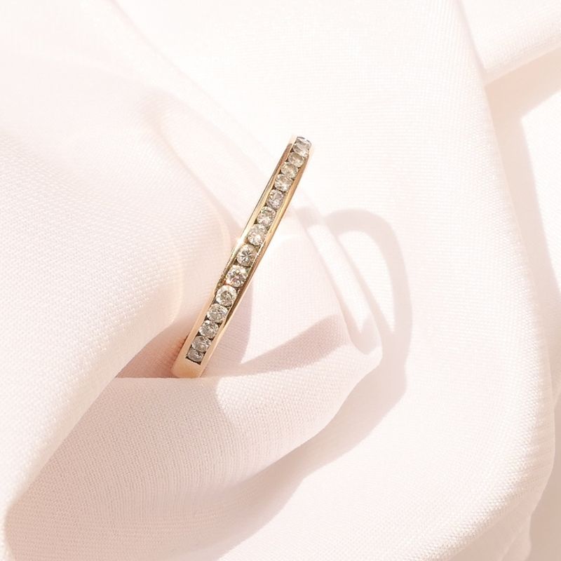 Image 9 of Gold ring with diamond; 0.27 ct.