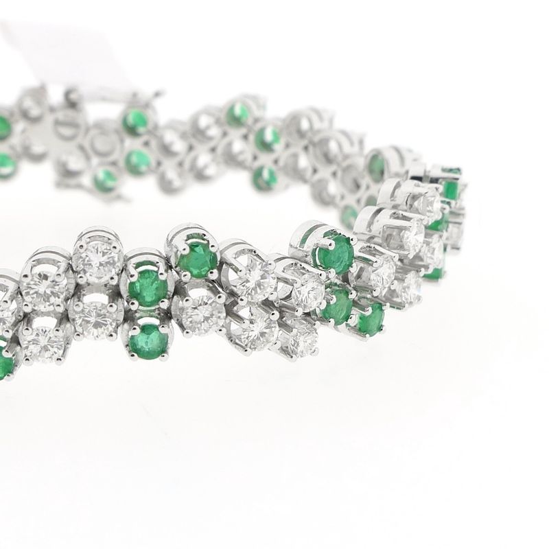 Image 40 of Exclusive white gold bracelet with emerald and diamond; 7.40 ct. + IGI Certificate