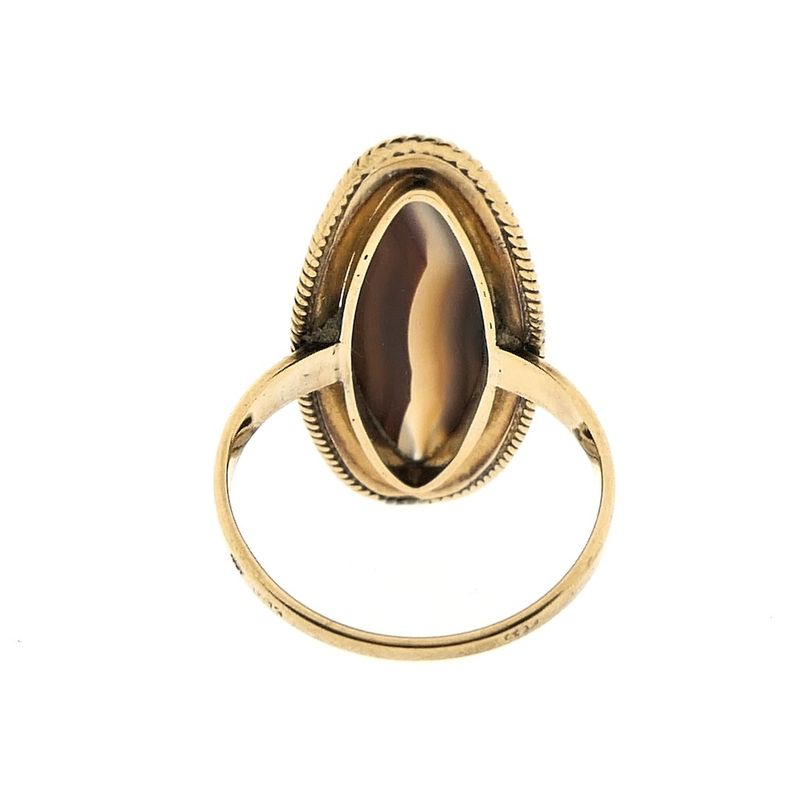 Image 4 of Vintage gold ring with agate