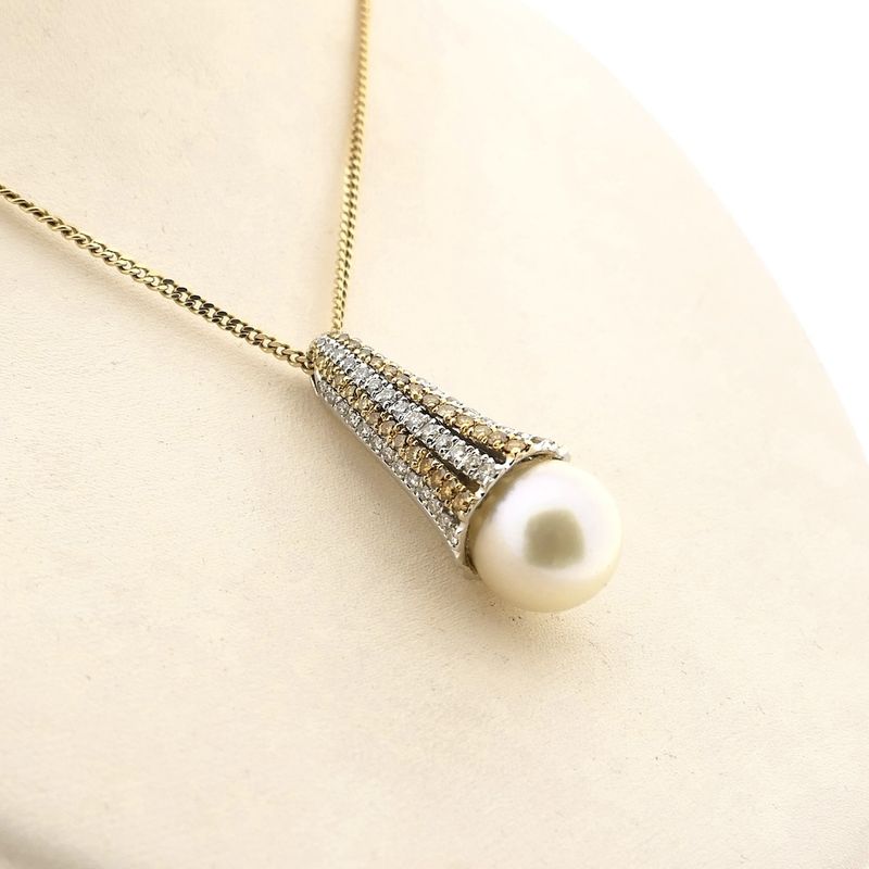 Image 7 of White gold pendant with pearl and diamonds; 1.71 ct.