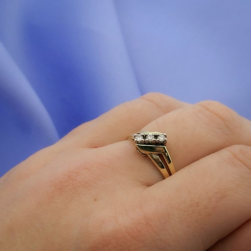 Image 4 of Gold ring with diamonds; 0.18 ct.