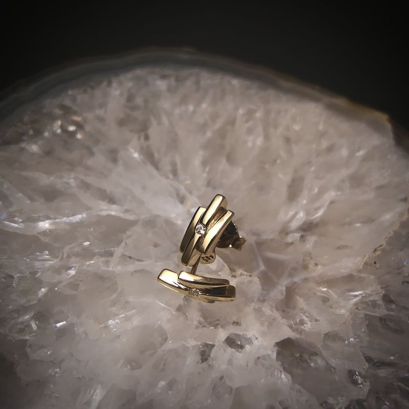 Image 2 of Gold stud earrings with zirconia