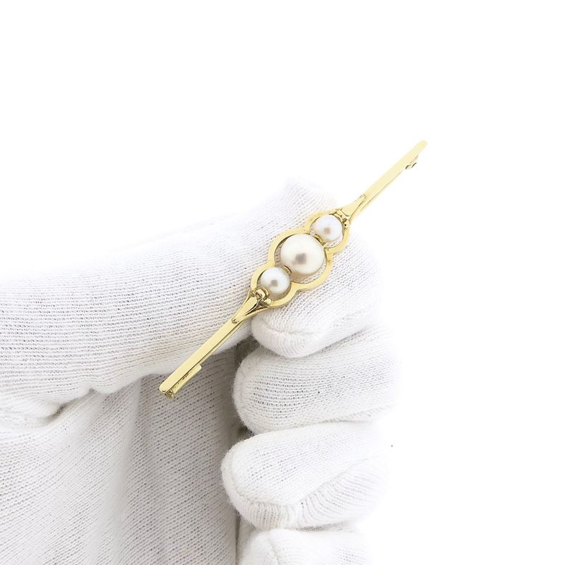 Image 10 of Vintage Gold Brooch with Cultured Pearls