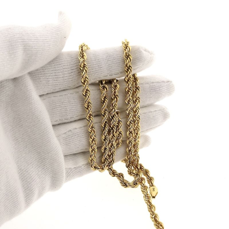 Image 3 of Gold twisted link chain