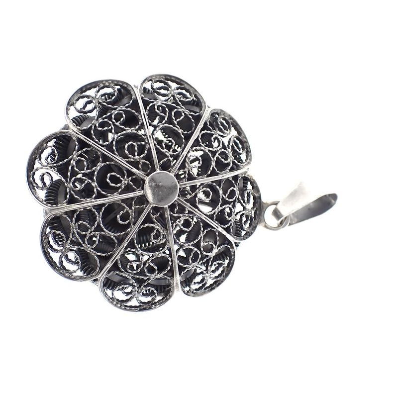 Image 4 of Silver pendant of a large Zeeland button