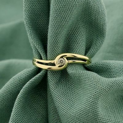 Image 2 of 8 carat ring with zirconia