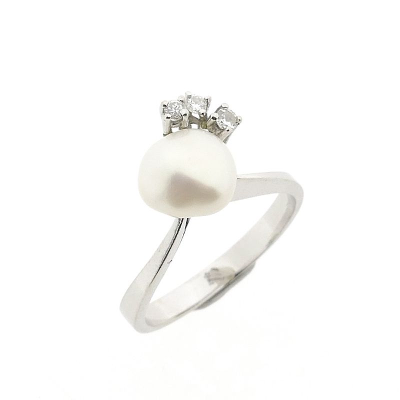 Image 1 of White gold ring with baroque pearl and diamond | 0.06 ct.