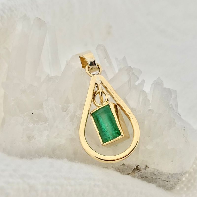 Image 2 of Gold pendant with emerald