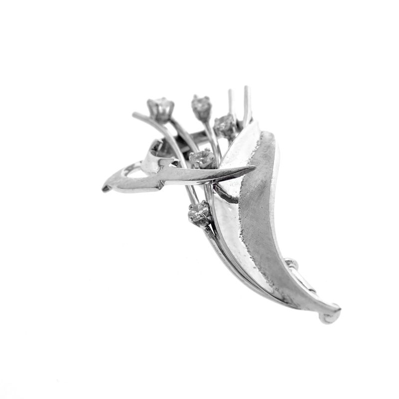 Image 4 of White gold brooch with diamonds; 0.30 ct.