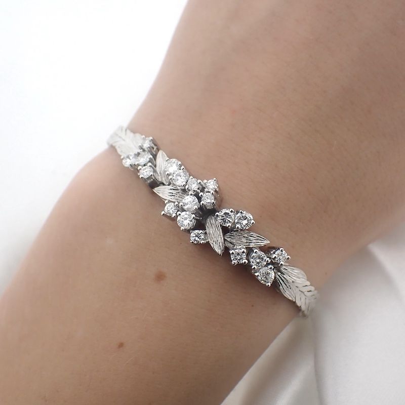 Image 8 of White gold herringbone link bracelet with 1.45 ct. diamonds | 17.5 cm
