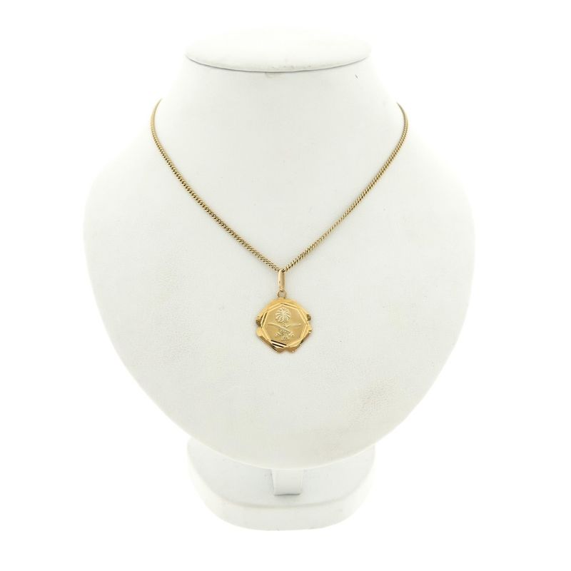 Image 4 of Gold pendant of the coat of arms of Saudi Arabia