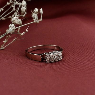 Image 2 of Gold ring with zirconia