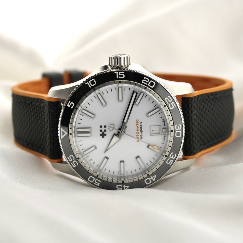 Image 10 of Christopher Ward C60 Trident Pro; Automatic men's watch
