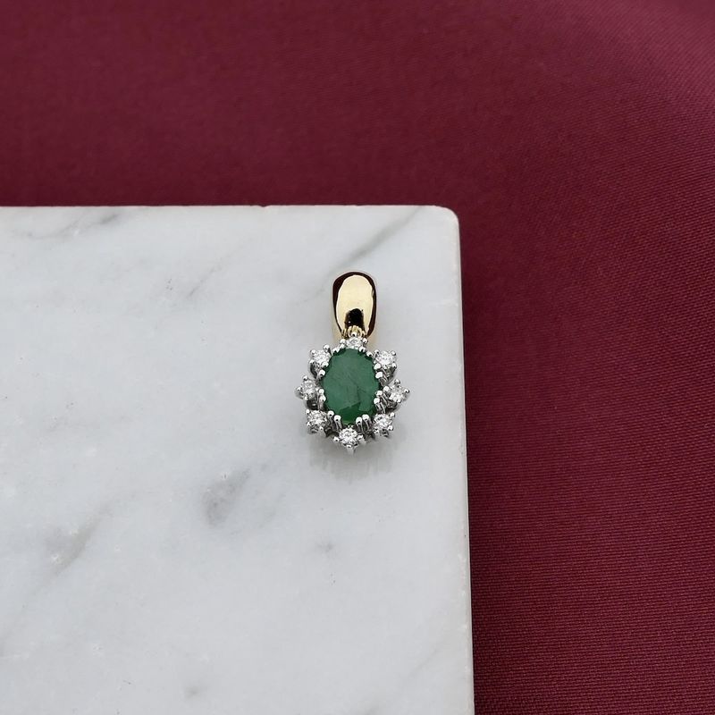 Image 2 of Two-tone gold pendant with emerald and diamond | 0.16 ct.