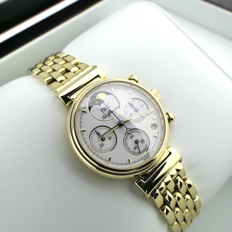 Image 20 of IWC Da Vinci Chronograph IW3735; 18k gold ladies' watch with moon phase