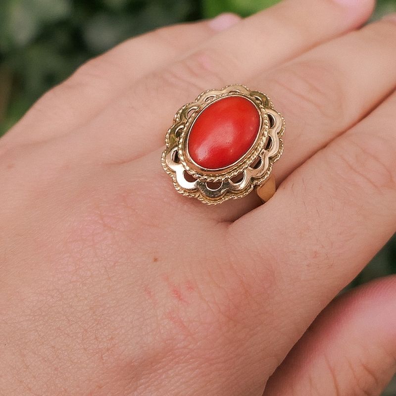 Image 4 of Gold ring with red coral | Vintage