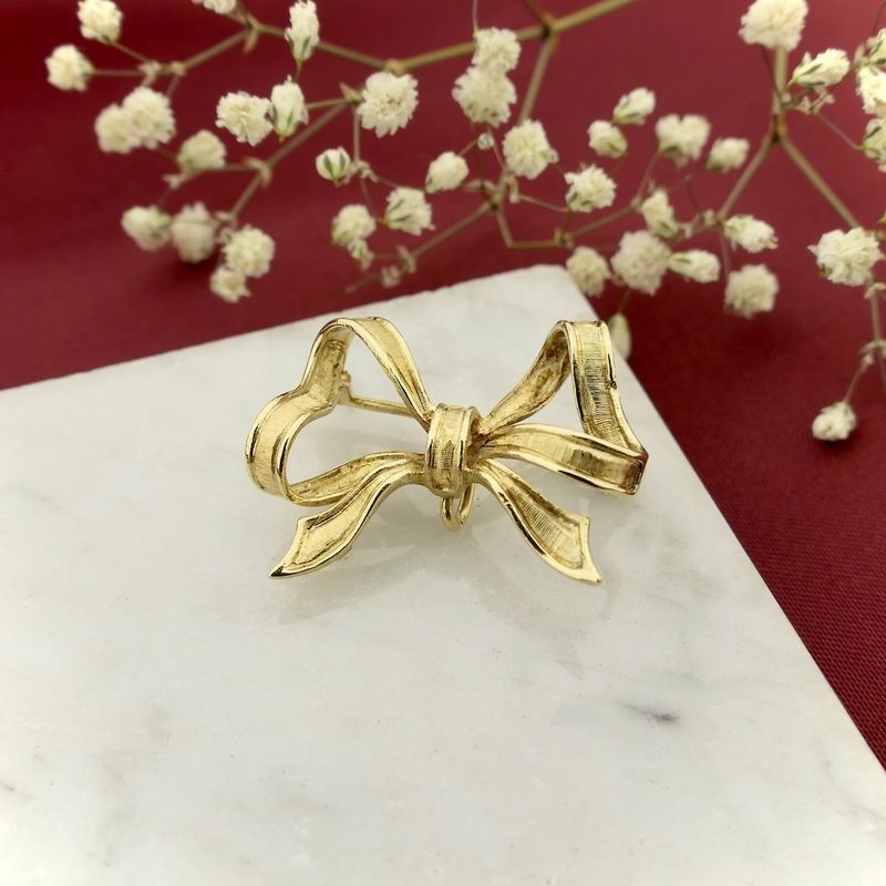 Image 2 of Gold brooch; Bow