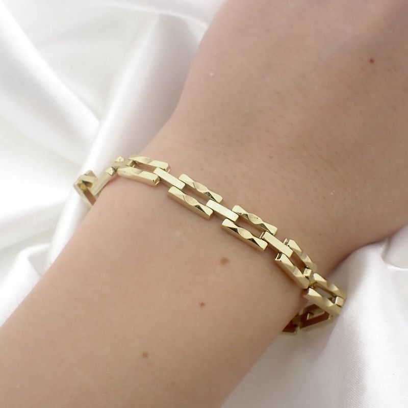 Image 8 of Gold Bismarck link bracelet