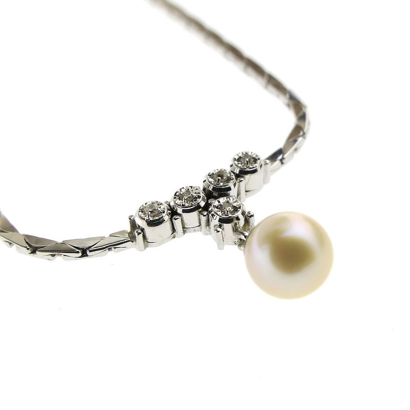 Image 9 of White gold necklace with pearl and diamond; 0.20 ct. | 49.5 cm