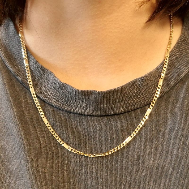 Image 9 of Gold closed Figaro link chain