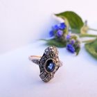 Image 2 of 8-karat Art Deco ring with sapphire and diamonds | Approx. 0.34 ct.