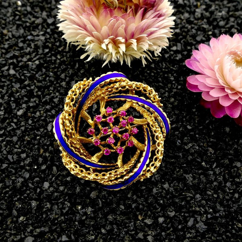 Image 2 of Vintage Gold Brooch Flower with Ruby and Enamel