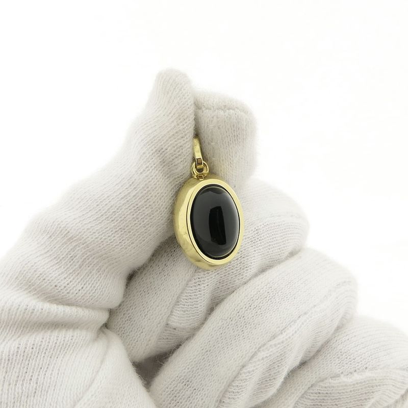 Image 8 of 8 Ct. Vintage pendant with onyx