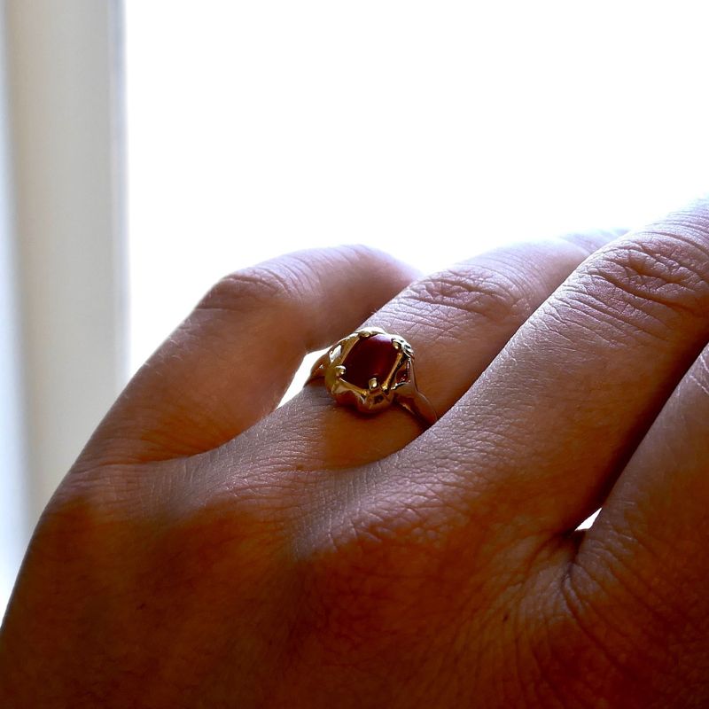 Afbeelding 10 van 18 Krt. antiek gouden ring met bloedkoraal