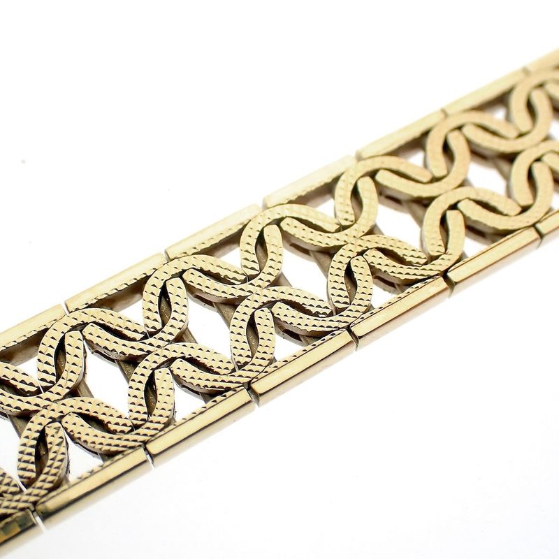 Image 7 of Gold link bracelet with pattern