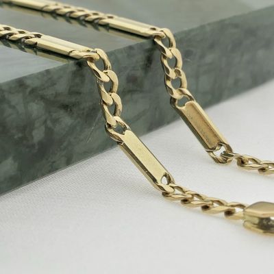 Image 2 of Gold closed Figaro link bracelet | 20 cm