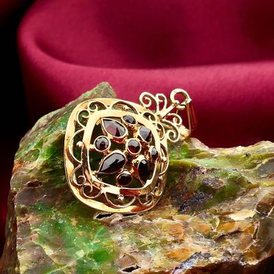 Image 2 of Gold Pendant with Garnet