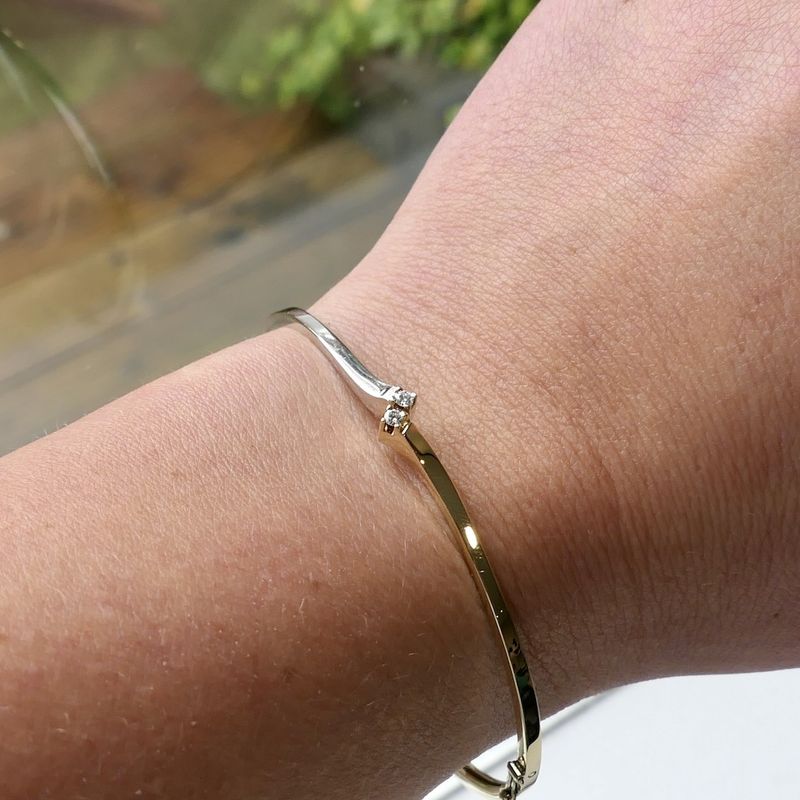 Image 8 of Two-tone gold bangle with diamond; 0.06 ct. | Ø 60 mm