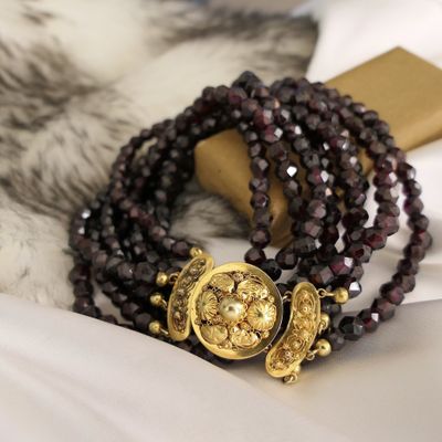 Antique garnet bead necklace with gold decorative clasp Image 2 of Antique garnet bead necklace with gold decorative clasp