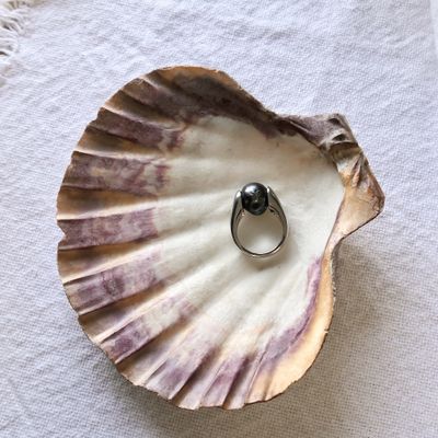 Image 2 of Silver ring with black pearl | Melano