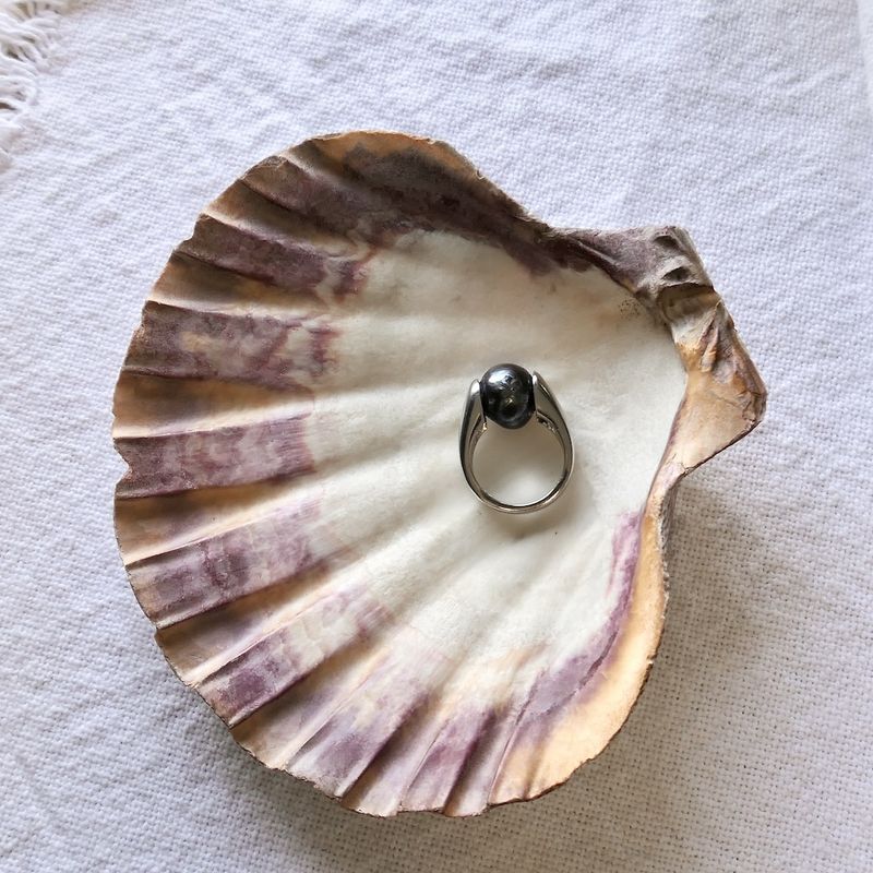 Image 2 of Silver ring with black pearl | Melano