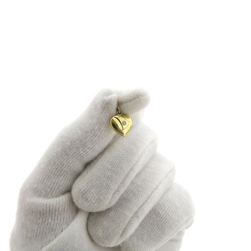 Image 3 of Gold pendant of a heart with zirconia