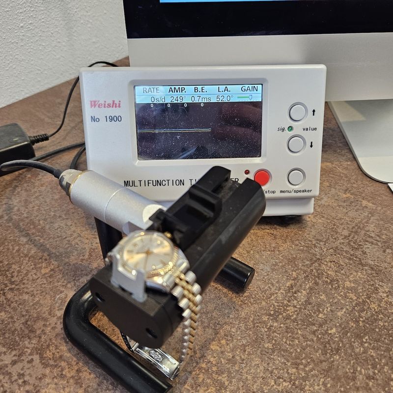 Image 17 of Rolex Datejust 26mm 6917; Gold/steel ladies watch