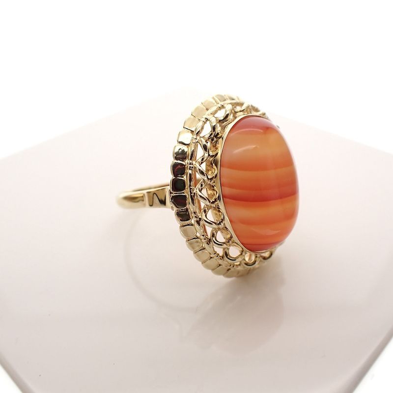 Image 1 of Vintage gold ring with carnelian bandagate