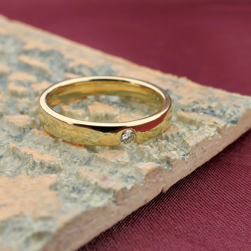 Image 2 of Gold (wedding) ring with diamond | 0.05 ct.