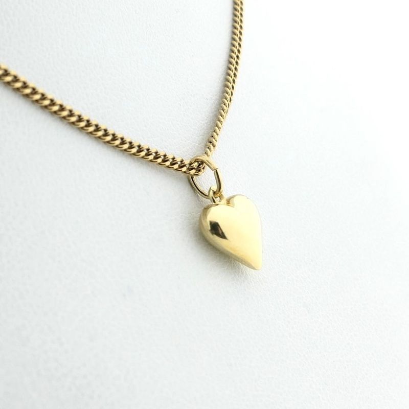 Image 5 of Gold pendant of a heart