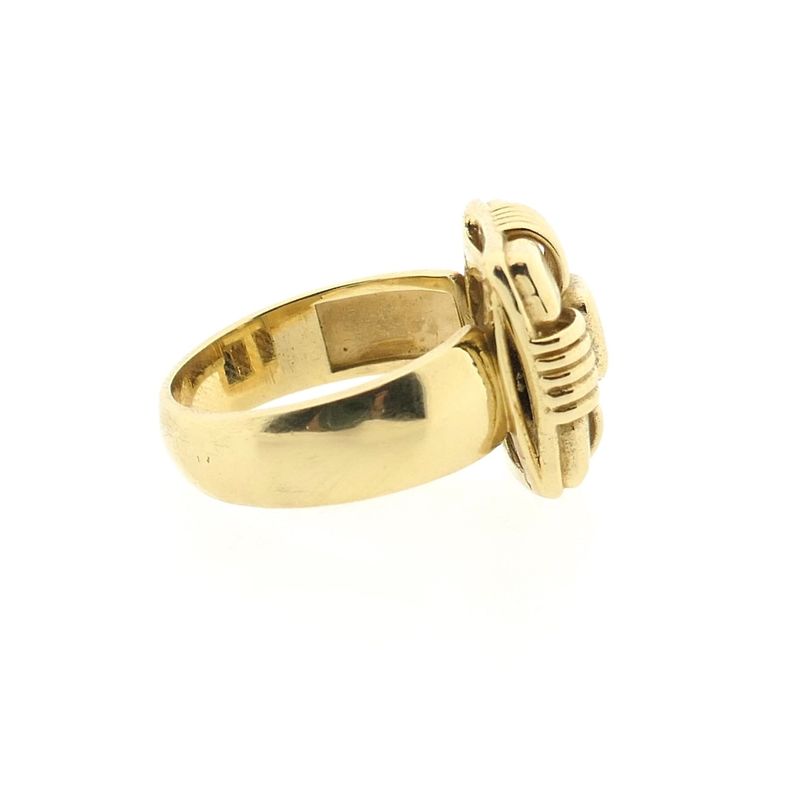 Image 8 of Vintage gold ring with geometric pattern
