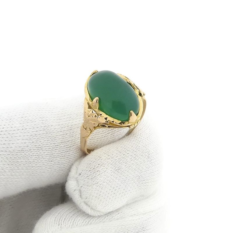 Image 9 of Vintage gold ring with chrysoprase