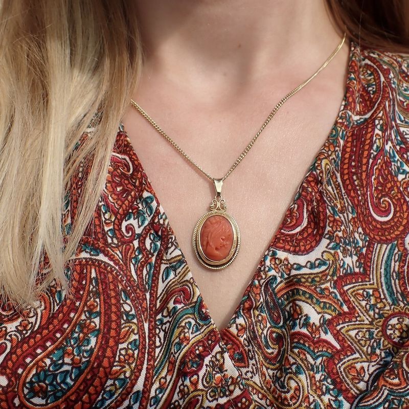 Image 3 of Vintage gold pendant with blood coral cameo