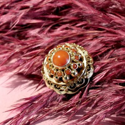Antique gold brooch with red coral | Old Dutch Image 2 of Antique gold brooch with red coral | Old Dutch