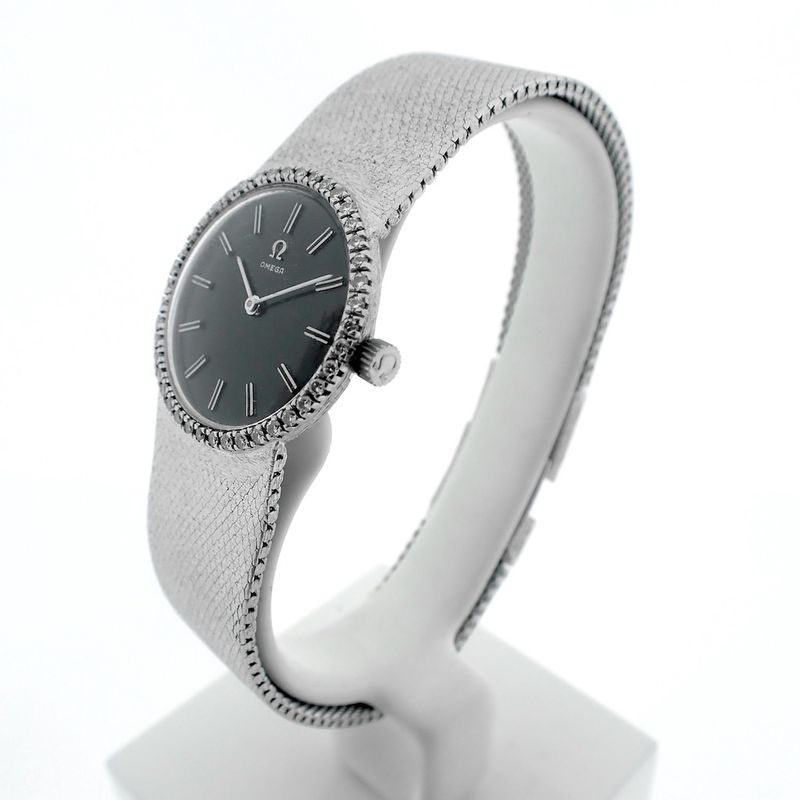 Image 3 of Omega Vintage 'Cocktail'; 18k white gold women's watch with diamonds
