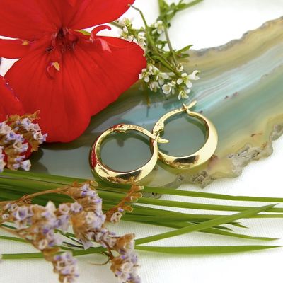 Image 2 of Gold subtle earrings | Ø 16.0 mm